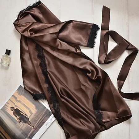 Женский атласный халат с кружевом под пояс 007 шоколадный